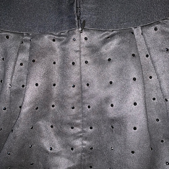 Club Monaco suede skirt‎ with beads size 0 - Picture 5 of 8
